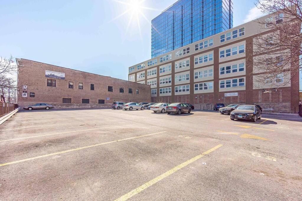 Mccormick Place 2Br Stylish Suite With Optional Parking And Gym For Up To 8 Guests Near Soldier Field And Grant Park Chicago Ngoại thất bức ảnh